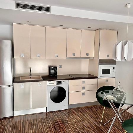 Apartamento Centrico Con Plaza De Garaje Y Piscina Leilighet Murcia Eksteriør bilde